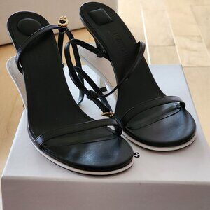 Never Worn Jacquemus Les Doubles sandals sz 39